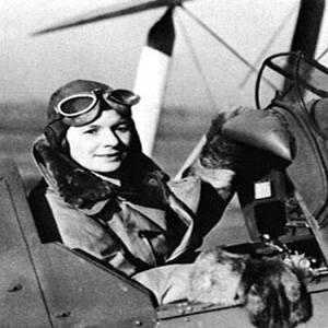اولین زن خلبان ایرانی (عکس)