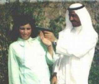  شوخی رومانتیک صدام حسین با همسرش + عكس
