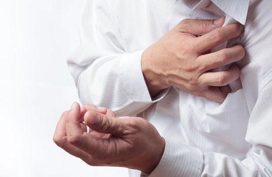 رابطه درد قفسه سینه و حمله قلبی