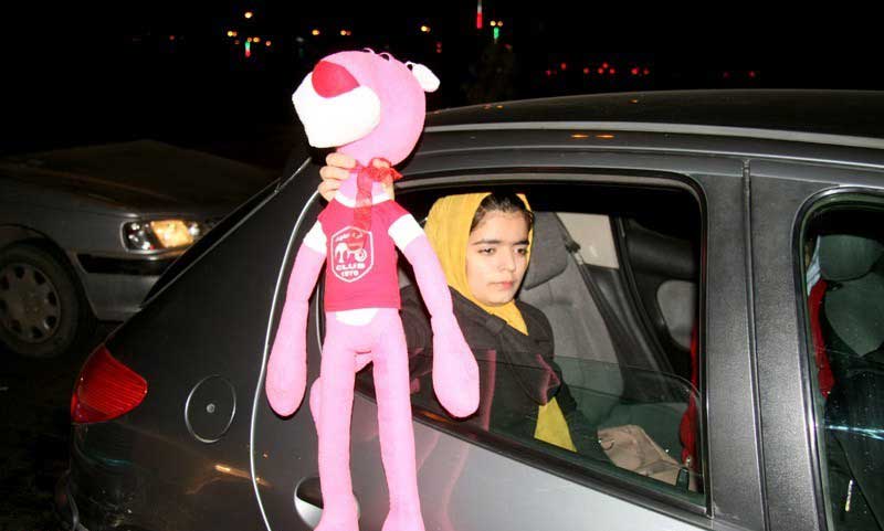 دختران دو آتيشه طرفدار تيم تراكتور(تصاویر)