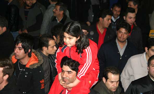 دختران دو آتيشه طرفدار تيم تراكتور(تصاویر)