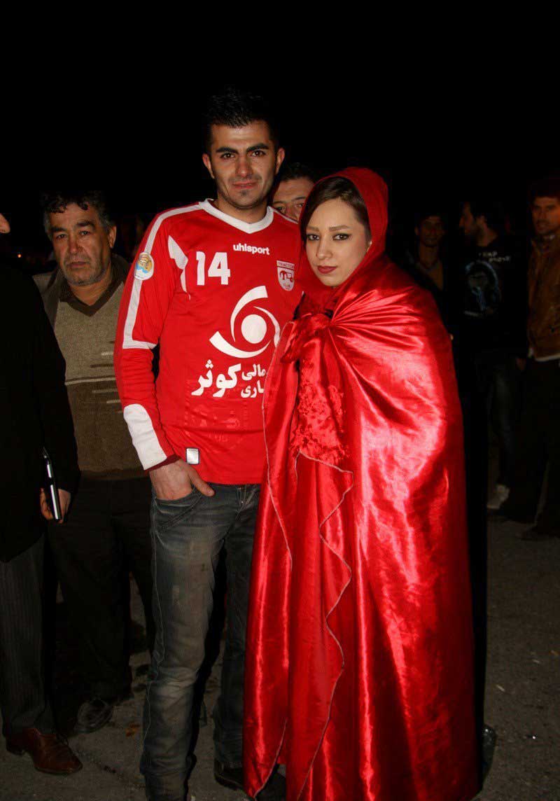 دختران دو آتيشه طرفدار تيم تراكتور(تصاویر)