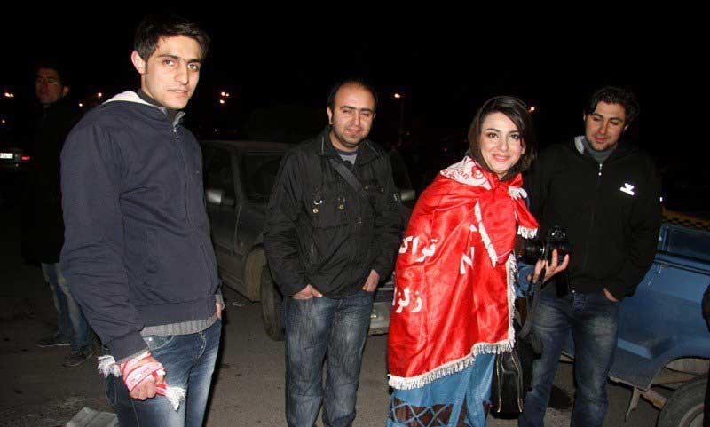 دختران دو آتيشه طرفدار تيم تراكتور(تصاویر)