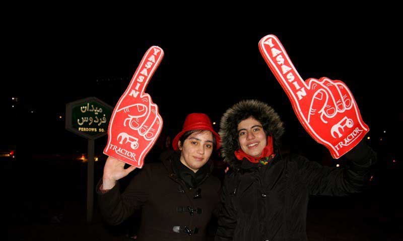 دختران دو آتيشه طرفدار تيم تراكتور(تصاویر)