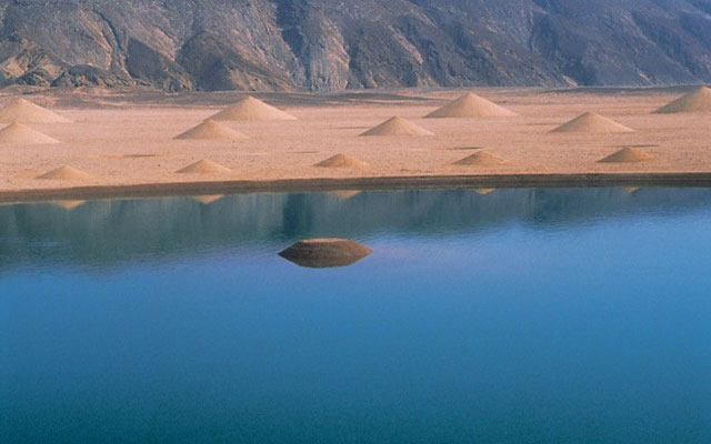 اثر هنري بسيار زيبا در صحراي شني مصر #تصاوير