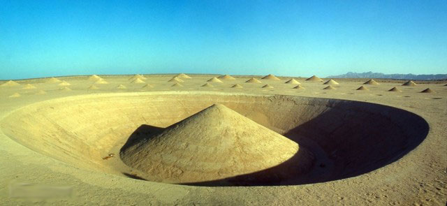 اثر هنري بسيار زيبا در صحراي شني مصر #تصاوير
