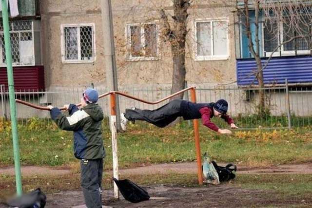 عكس هايی بسيار زيبا از لحظه وقوع حادثه 