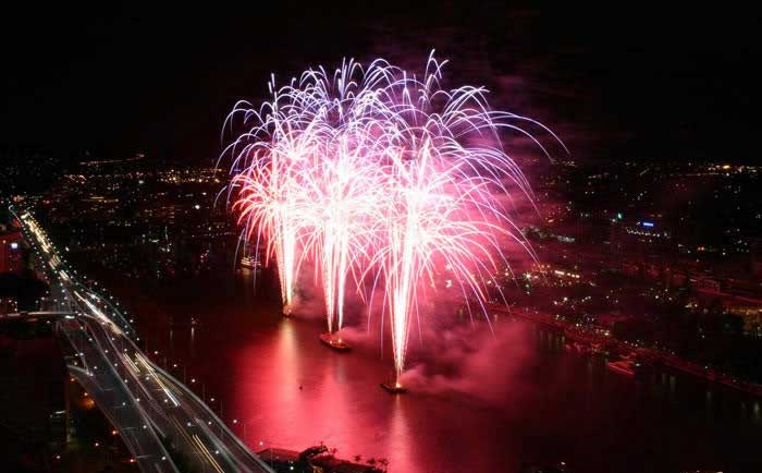 آتش بازي - Fireworks