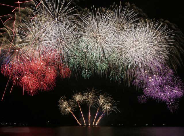 آتش بازي - Fireworks