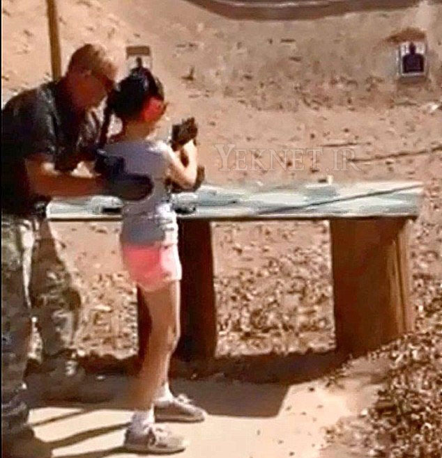 اسلحه هاي خوشگل و صورتي در دست دختران كودك امريكايي#تصاوير