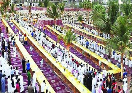 طولانیترین سفره افطار جهان (عکس)