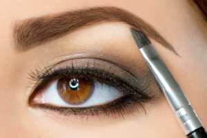 ابروهای تان را حرفه ای رنگ کنید