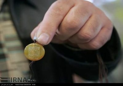 شرف الشمس پشت نگین انگشتر (عکس)