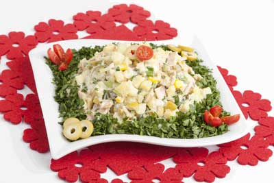 طرز تهیه سالاد سیب زمینی مخصوص افطار رمضان