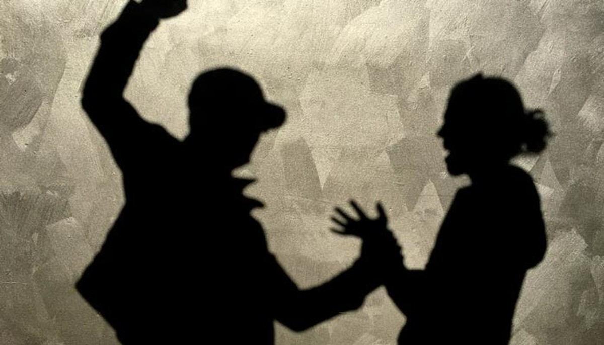 از شوهرم به دلیل ضرب و شتم شکایت کردم