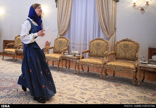 لباس جدید سفیر جدید نروژ در دیدار با حسن روحانی 