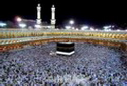 زن و شوهر در موسم حج با هم محرم هستند یا نامحرم؟