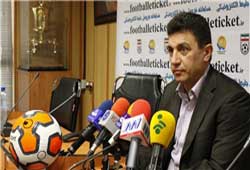 قلعهنویی: شاید با 3 مهاجم مقابل پرسپولیس بازی کنیم/احتمالا خسرو حیدری غایب دربی خواهد بود
