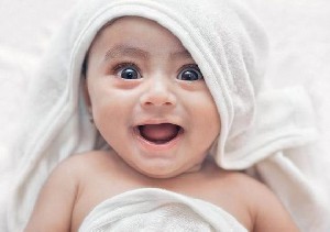 دختر 6 ماهه كه صحبت مي كند + تصاویر