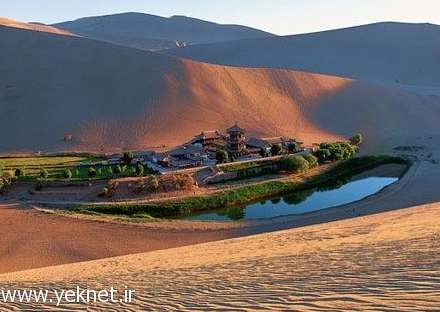 دریاچه ای چشم نواز در قلب کویر+تصاویر