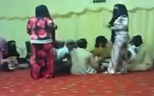 عكس/ رقص دختران جهاد نکاح برای داعشی ها