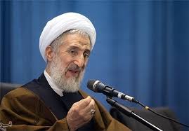 ترامپ مانند گاوی است که شاخ دارد و عقل ندارد
