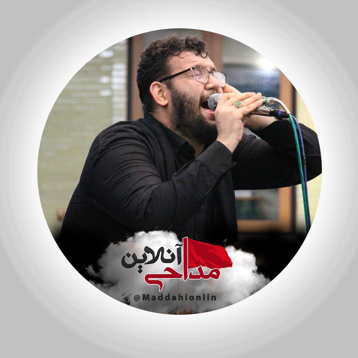 دانلود مداحی سیاسی علیرضا اسفندیاری در حضور رهبر +متن