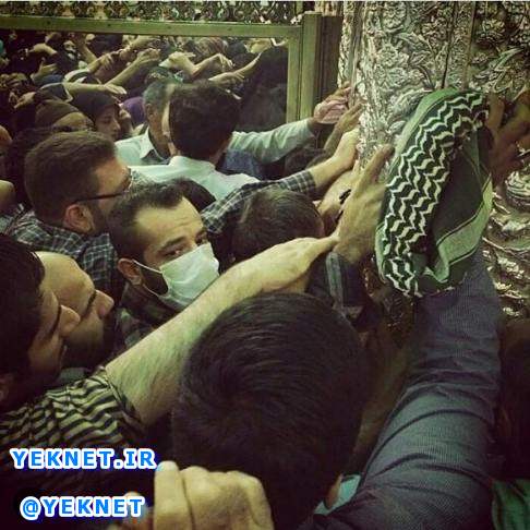 |عکس| خواننده زیرزمینی در حرم امام رضا (ع)