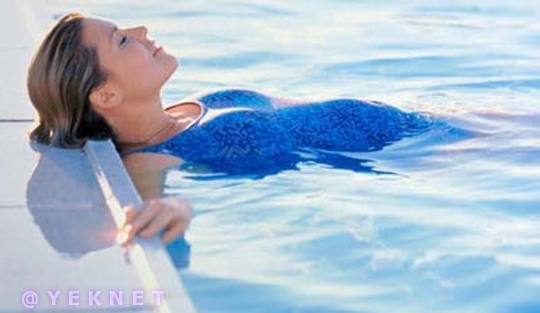 شنا در دوران بارداری مفید است یا مضر؟