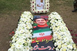 عکس قبر مهرداد اولادی 