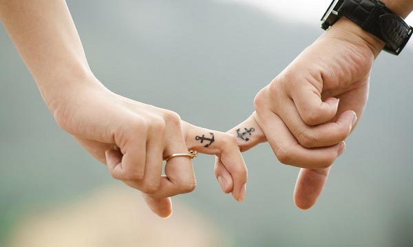 تفاوت عشق و عادت چیست؟