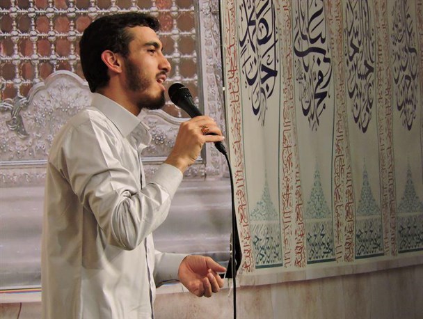 فروزان از دو مشرق در سحرگاهان دو ماه آمد مهدی رسولی