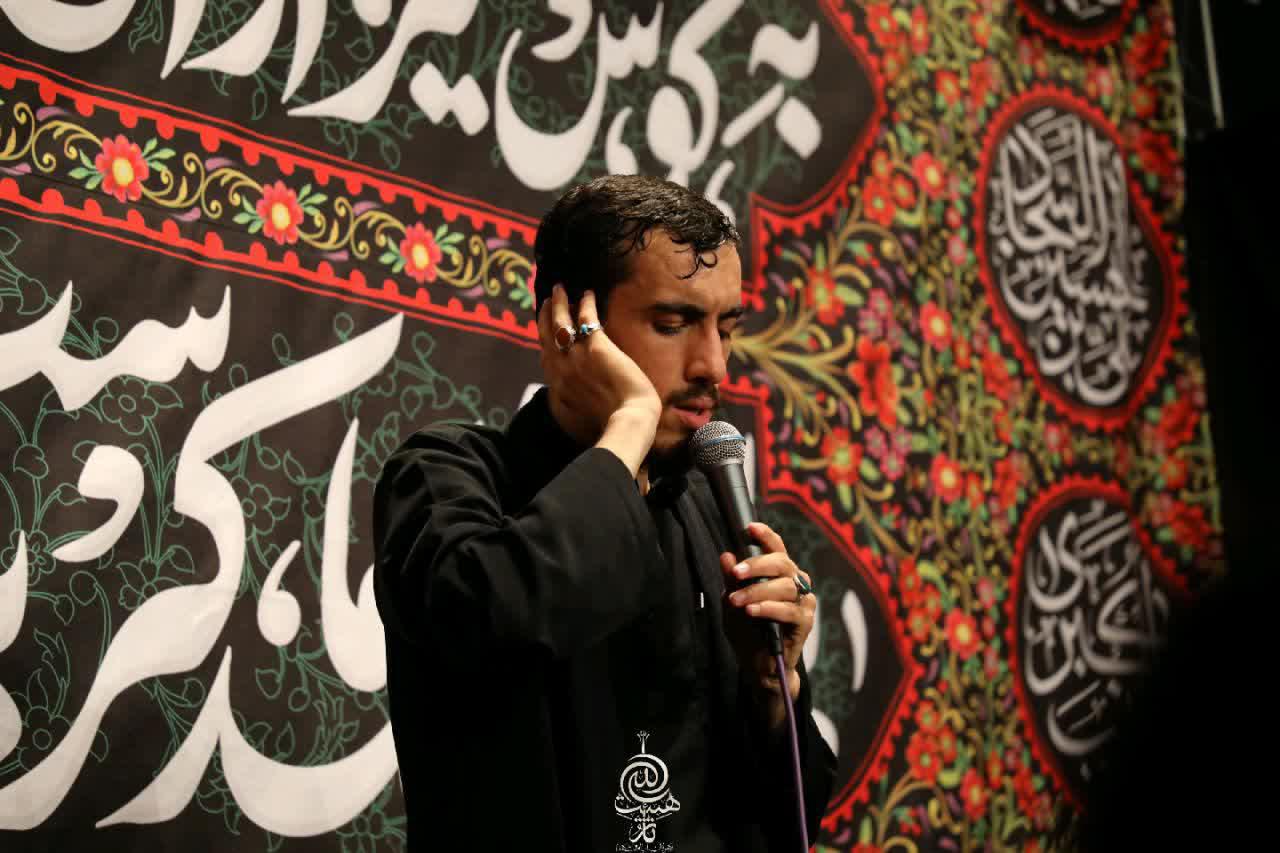 قافله از راه میرسه از دل صحرا میرسه مهدی رسولی