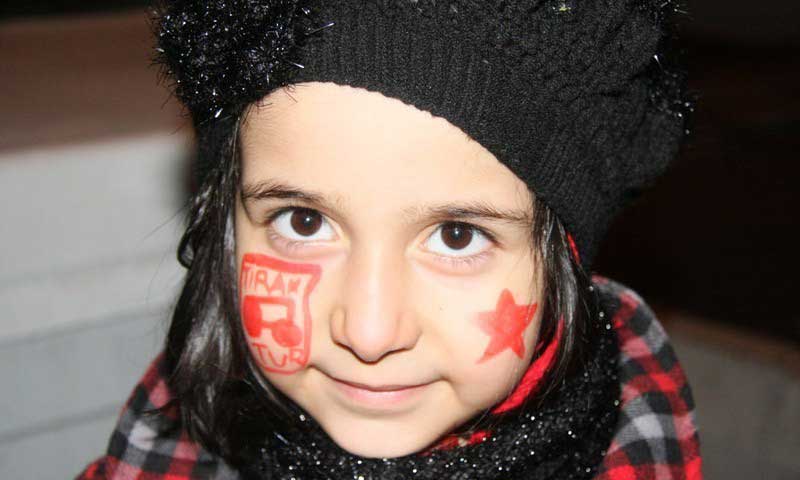 دختران دو آتيشه طرفدار تيم تراكتور(تصاویر)