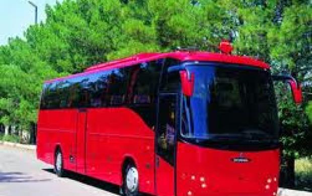 اتوبوس بنز با ۴۰ سرنشین آتش گرفت