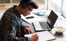 گوش دادن موسیقی هنگام مطالعه