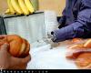 آبمیوه فروشی در شرایط سخت (تصاویر)