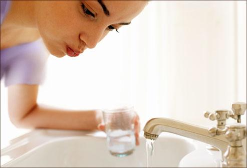 حکم شستن دهان با آب در روز ماه رمضان