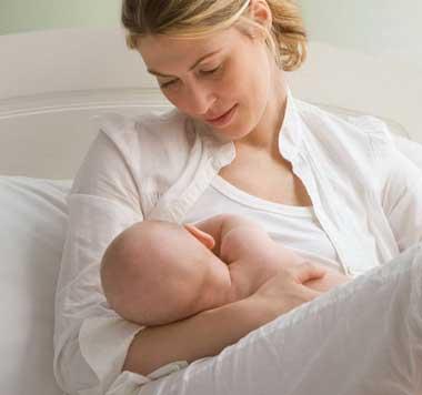 چه زمانی باید کودک را از شیر گرفت