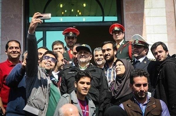 سلفی با احمدی‌ مقدم (عکس)