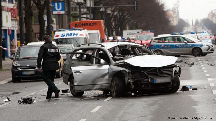 (عکس) انفجار یک خودرو در پایتخت آلمان