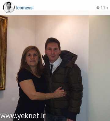 مسی در کنار مادرش +عکس