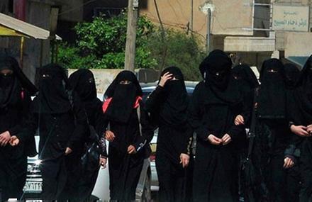 تشکیل گردان انتحاری از زنان داعشی