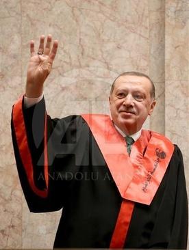 اردوغان هم دکتری افتخاری گرفت (+عکس)